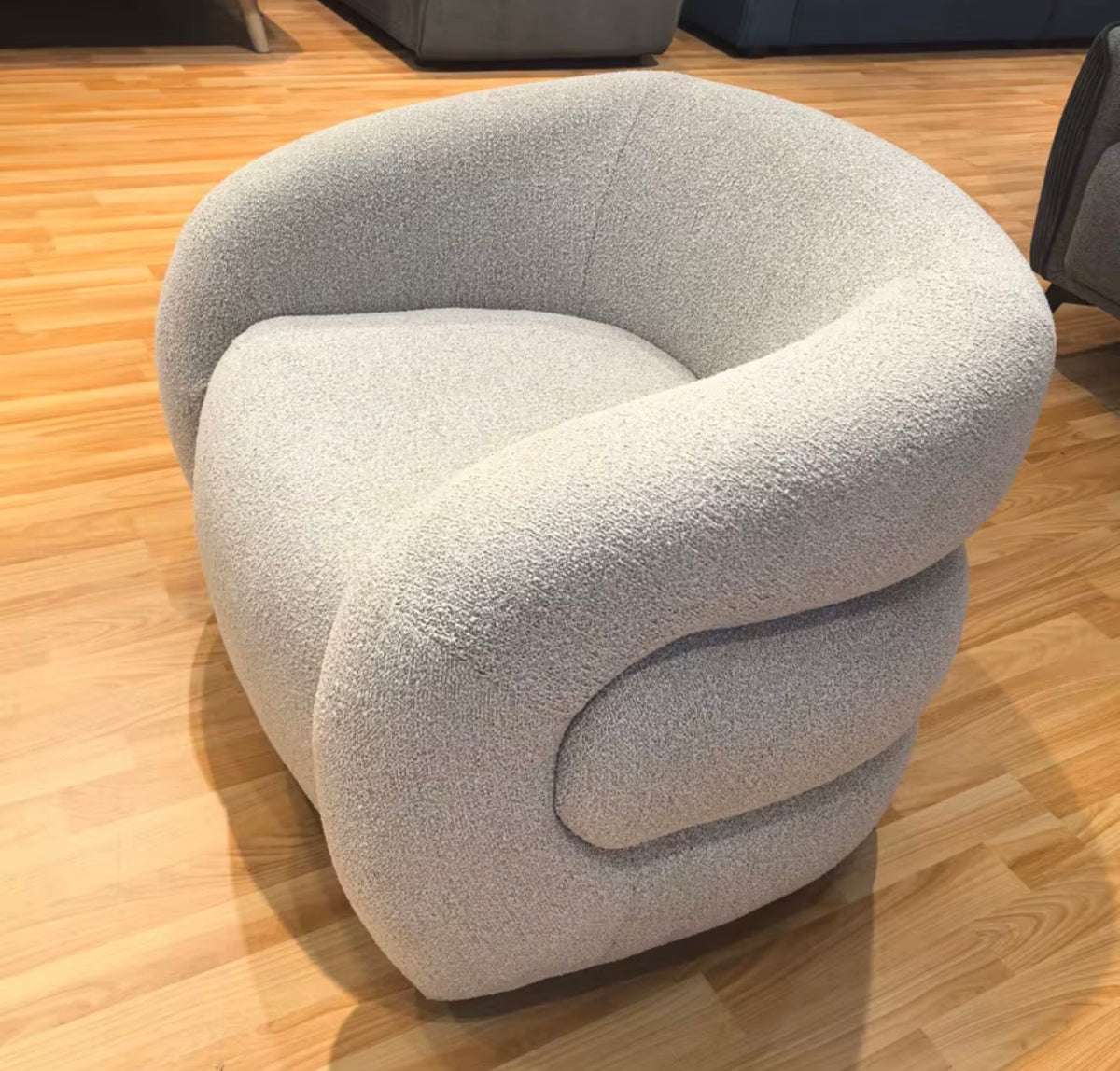 Sculptural Curved Accent Chair – Bouclé Upholstered